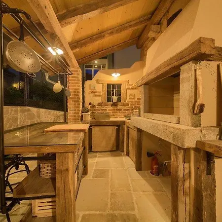 Stone Queen Willa Malinska