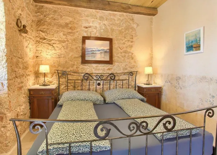 Stone Queen * Malinska