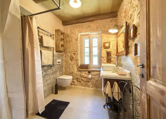 Stone Queen Malinska