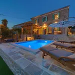 Stone Queen Vila Malinska